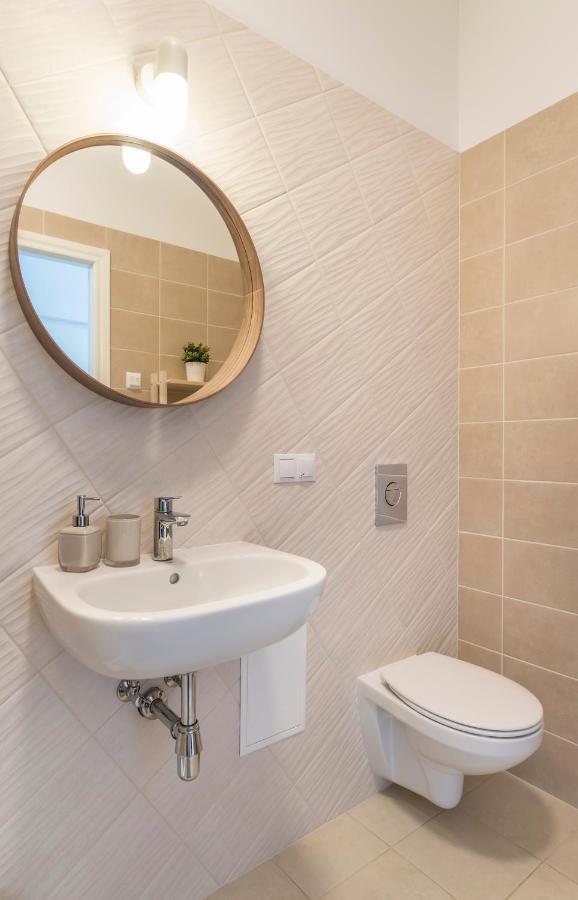 Cozy Modern Studio - Great For Short Trips Riga Exterior foto